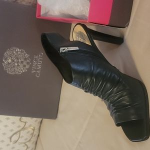 Vince Camuto black sandals